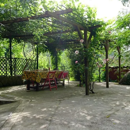 La Casa Nel Bosco-camera Con Giardino Vicino Lerici *