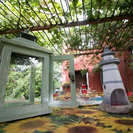 La Casa Nel Bosco-camera Con Giardino Vicino Lerici Affittacamere Trebiano