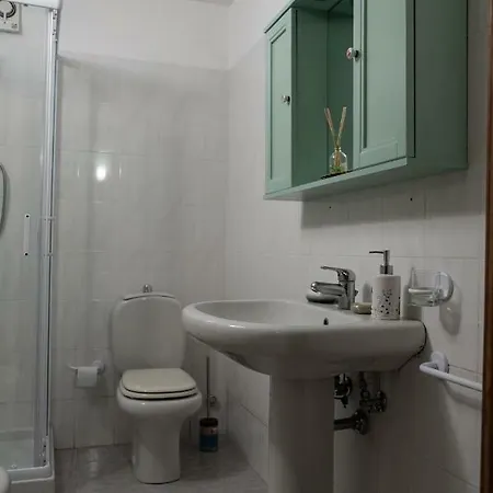 La Casa Nel Bosco-camera Con Giardino Vicino Lerici